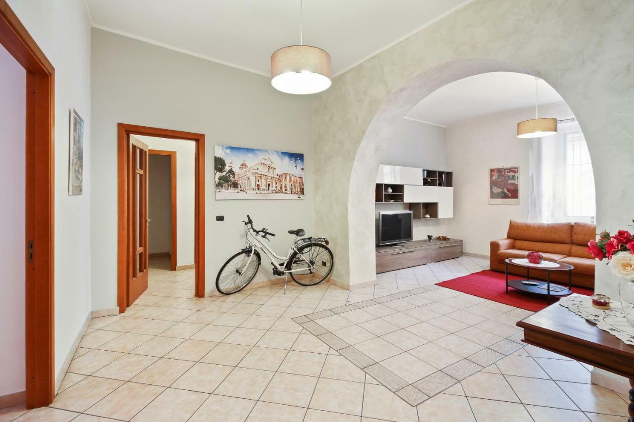Central Balcony Apartment Catania Ngoại thất bức ảnh